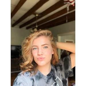 Meet your Posher, Katelyn